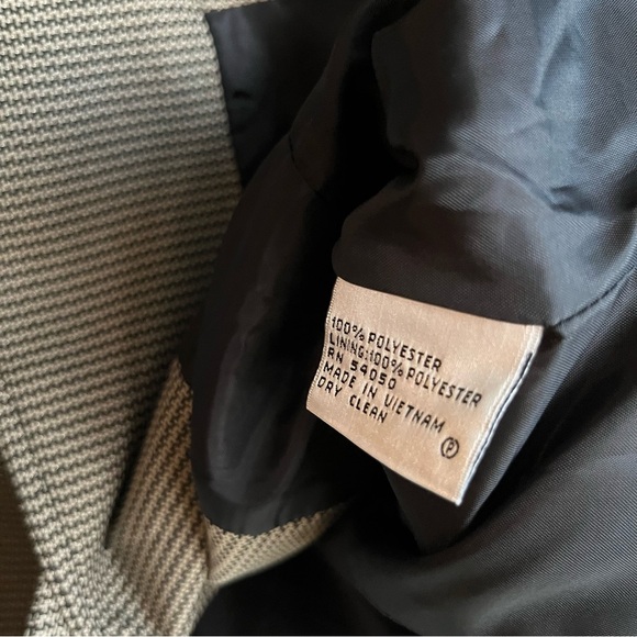 Le Suit Blazer Skirt Suit Set Sz 8P 2 Piece EUC Women’s - Picture 4 of 8